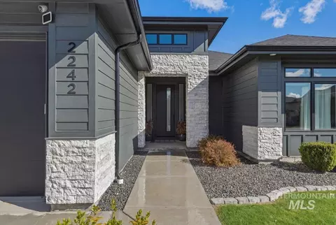 Exterior - 2242 E Timber Trail St, Kuna, ID 83634 photo 4 of 10