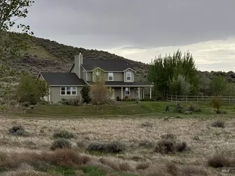 4517 Snake River Mesa Rd, Buhl, ID 83316
