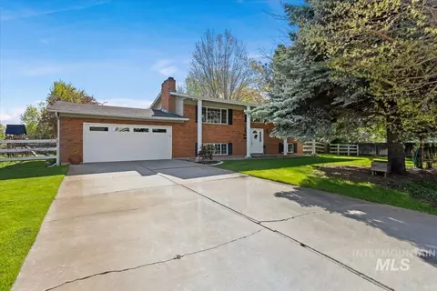 4870 N Farrow St, Boise, ID 83713