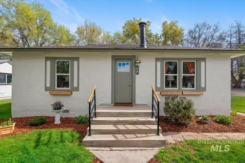 424 8th St N, Nampa, ID 83687