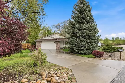 24900 Coventry Dr, Caldwell, ID 83607