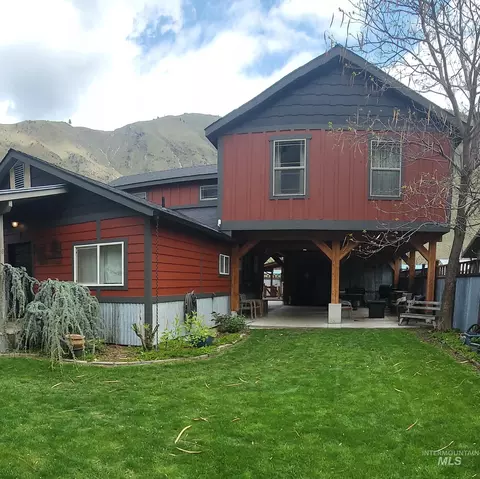 1006 Borah Ave, Riggins, ID 83549