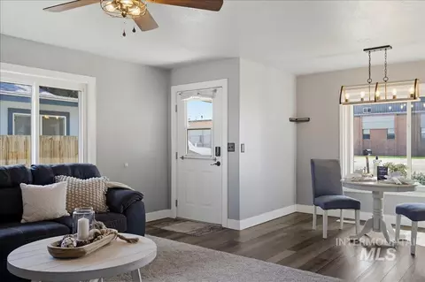Entry Way - 20602 Academy Rd, Greenleaf, ID 83626 photo 1 of 4