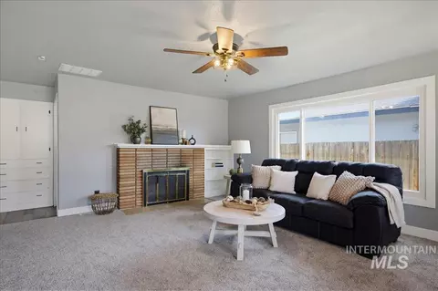 Living - 20602 Academy Rd, Greenleaf, ID 83626 photo 1 of 1