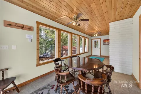 Dining - 115 Par Dr, Cascade, ID 83611 photo 2 of 6