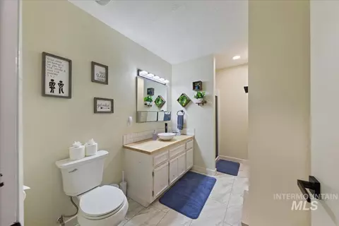 Bath - 115 Par Dr, Cascade, ID 83611 photo 5 of 5