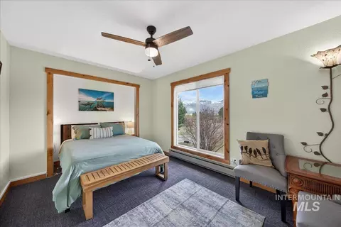 Bedroom - 115 Par Dr, Cascade, ID 83611 photo 3 of 8