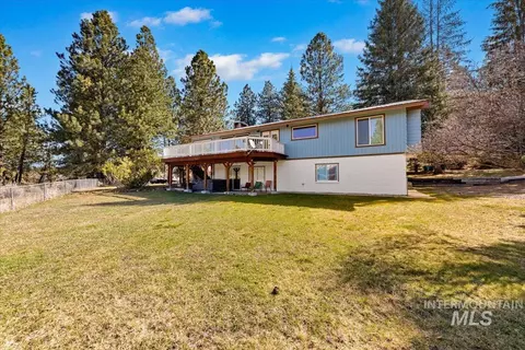 Exterior - 115 Par Dr, Cascade, ID 83611 photo 5 of 6