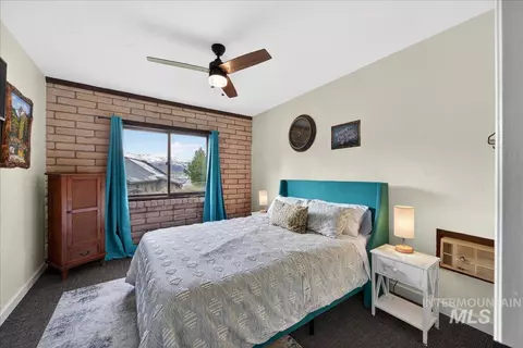 Bedroom - 115 Par Dr, Cascade, ID 83611 photo 7 of 8