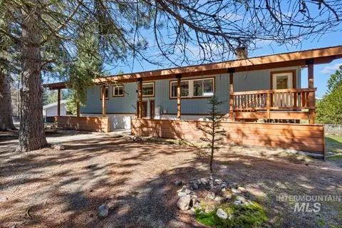 Exterior - 115 Par Dr, Cascade, ID 83611 photo 2 of 6