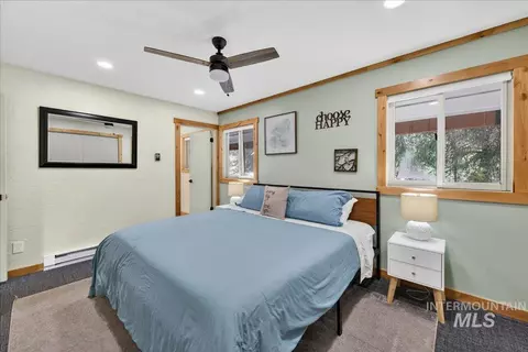 Bedroom - 115 Par Dr, Cascade, ID 83611 photo 2 of 8