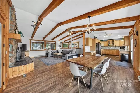 Dining - 115 Par Dr, Cascade, ID 83611 photo 4 of 6