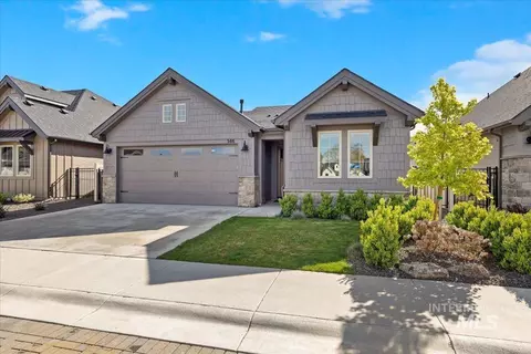 146 N Huntsman Ln, Eagle, ID 83616