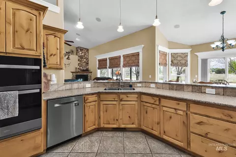 Kitchen - 22089 Eel Ln, Middleton, ID 83644 photo 3 of 3