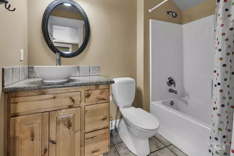 Bath - 22089 Eel Ln, Middleton, ID 83644 photo 6 of 6
