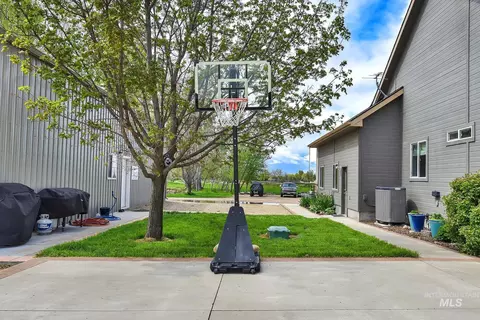 Exterior - 22089 Eel Ln, Middleton, ID 83644 photo 4 of 12