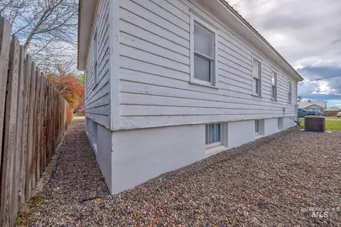 Exterior - 404 N 3rd, Nyssa, OR 97913 photo 9 of 9