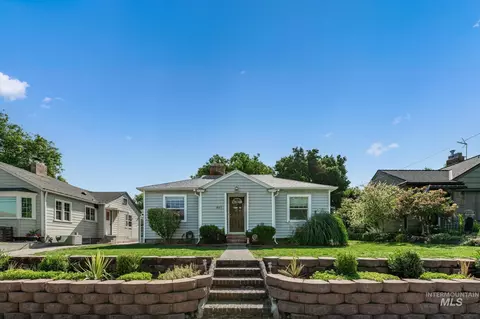 907 3rd St, Lewiston, ID 83501