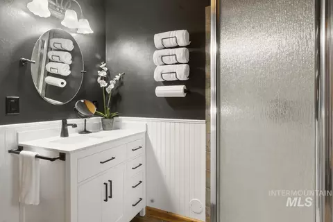 Bath - 10360 Gamann Dr, Cascade, ID 83611 photo 7 of 7