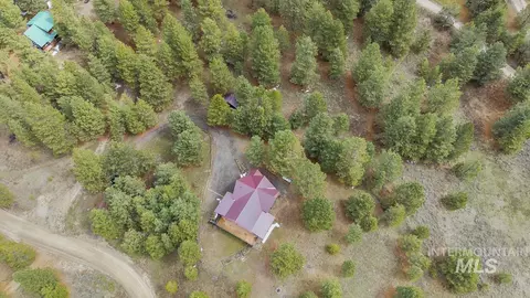 Exterior - 10360 Gamann Dr, Cascade, ID 83611 photo 5 of 9