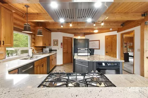 Kitchen - 10360 Gamann Dr, Cascade, ID 83611 photo 1 of 3
