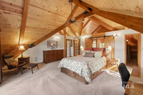 Bedroom - 10360 Gamann Dr, Cascade, ID 83611 photo 4 of 7