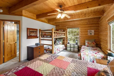 Bedroom - 10360 Gamann Dr, Cascade, ID 83611 photo 2 of 7