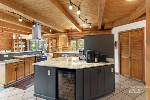 Kitchen - 10360 Gamann Dr, Cascade, ID 83611 photo 2 of 3