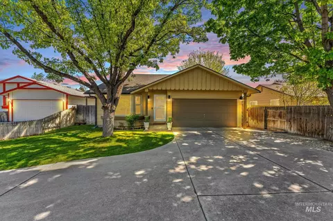 818 S Wild Phlox Pl, Boise, ID 83709
