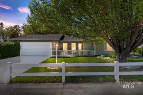 541 W Chrisfield Dr, Meridian, ID 83646