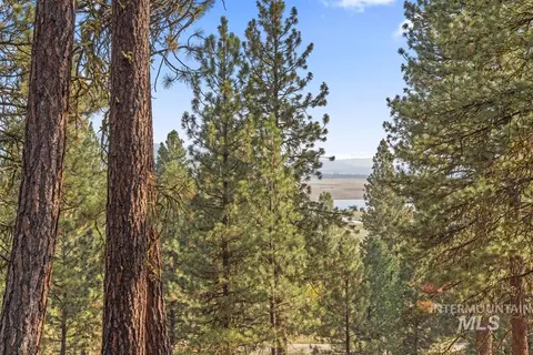 20 Joshua Dr, Cascade, ID 83611