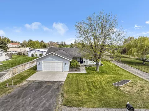 2324 Garey Ln, Filer, ID 83328