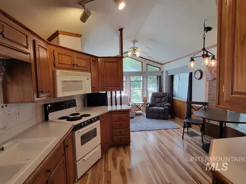 21 E St, Cascade, ID 83611 photo 7