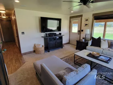 Living - 3133 Bacon Creek Rd, Cascade, ID 83611 photo 4 of 4