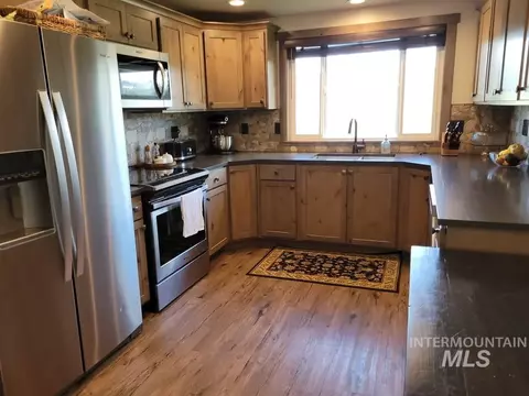 Kitchen - 3133 Bacon Creek Rd, Cascade, ID 83611 photo 2 of 2
