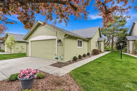 2363 River Oaks Dr, Nampa, ID 83686