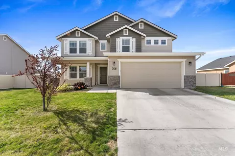 705 SW Raelynn St, Mountain Home, ID 83647