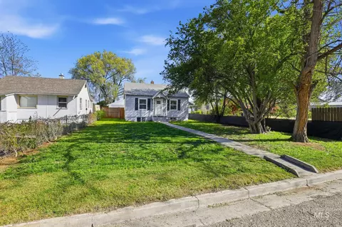 616 9th Ave N, Nampa, ID 83687