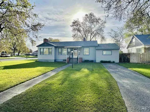 912 SW 5th St, Ontario, OR 97914