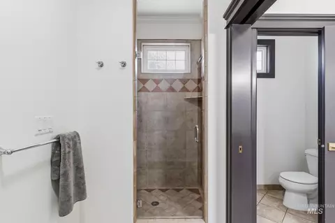 Bath - 2958 W Champagne Ct, Eagle, ID 83616 photo 4 of 5