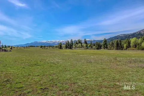 1895 Little Pine Rd, Donnelly, ID 83615