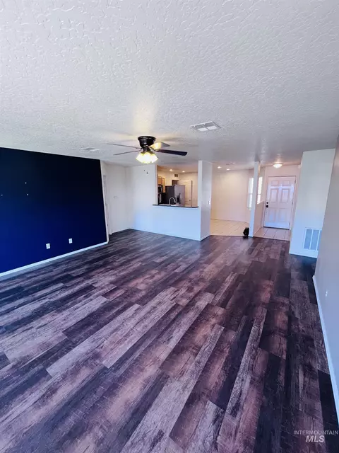 Living - 13814 Judson St, Caldwell, ID 83607 photo 2 of 2