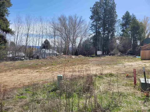 405 Antonette Cir, Cascade, ID 83611 photo 4