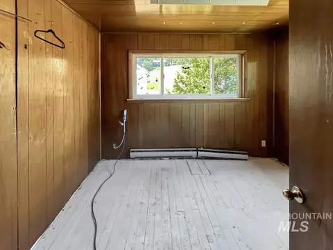 Bedroom - 101 S Hillcrest Rd, Cascade, ID 83611 photo 1 of 1