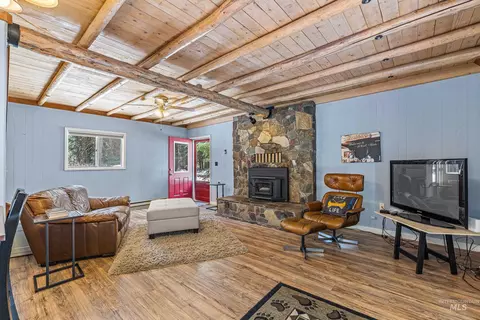 Living - 995 Cedar Crest Dr, Mccall, ID 83638 photo 1 of 3