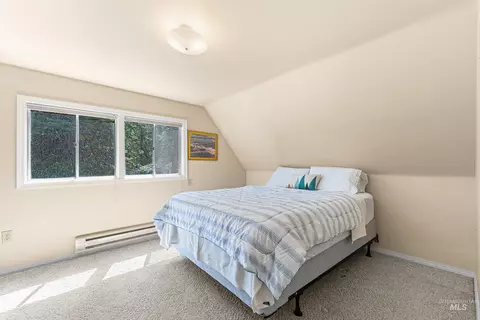 Bedroom - 995 Cedar Crest Dr, Mccall, ID 83638 photo 3 of 4