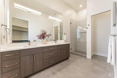 Bath - 1180 E Opus St, Boise, ID 83716 photo 7 of 7