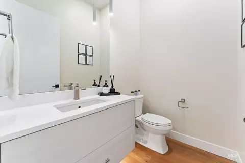 Bath - 1180 E Opus St, Boise, ID 83716 photo 3 of 7