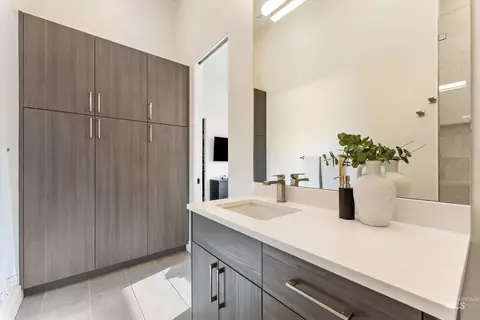 Bath - 1180 E Opus St, Boise, ID 83716 photo 6 of 7