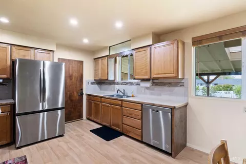 Kitchen - 1969 9th Ave E, Twin Falls, ID 83301 photo 1 of 3